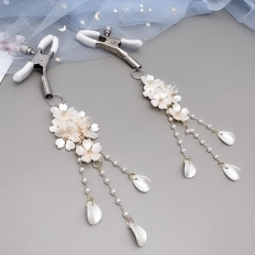 A Pair Pearl Flower Breast Clips Nipple Clamps for Adult Fetish Flirting Teasing Erotic Couple bdsm Sex Games Toy